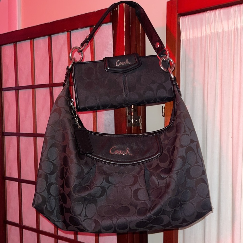Coach BLACK Jacquard/Leather Ashley Sig. Pleated Shoulder Bag w/Matching Wallet